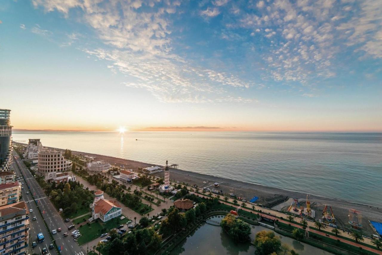 Orbi City Aparthotel Batumi Exterior photo